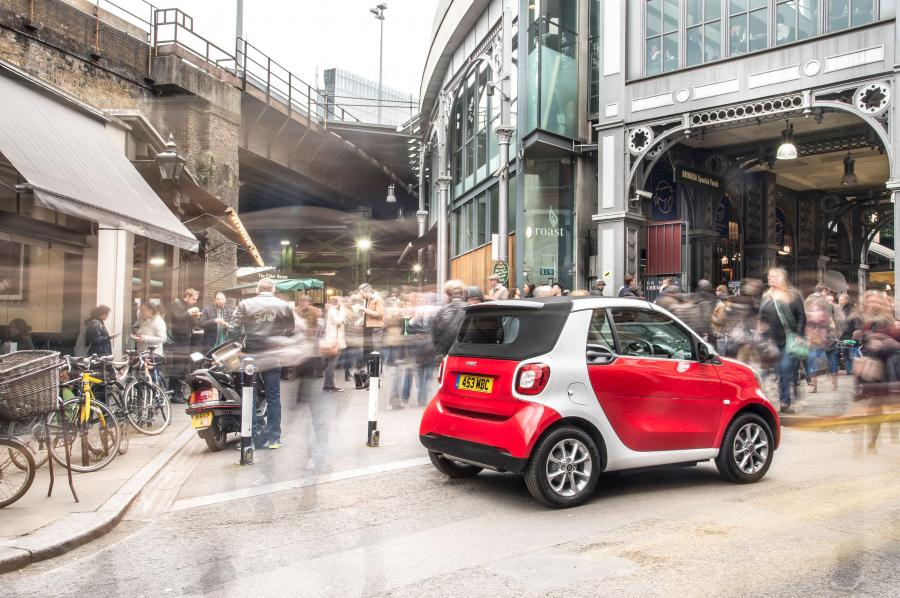  Smart ForTwo Passion Cabrio 2016 года  (UK) (фото 10 из 30)